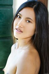 Кажется эта милашка в очень активном поиске