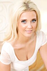 Кто сейчас хочет сказать - я бы вдул. Поднимите руку!