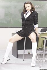 Одену самые красивые трусики на экзамен. Точно пятерку получу