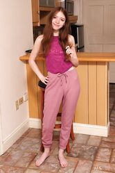 Сиськи тоже показывай давай!