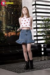 Мы все ждем - когда же ты разденешься