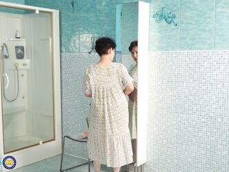 Бедненькая, как же ей мужика то хочется!