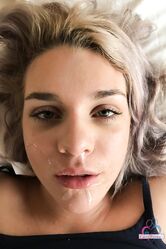 И вообще я красавица, а не жалкая блядь!